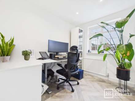 Cherry Gardens, Billericay, Image 11