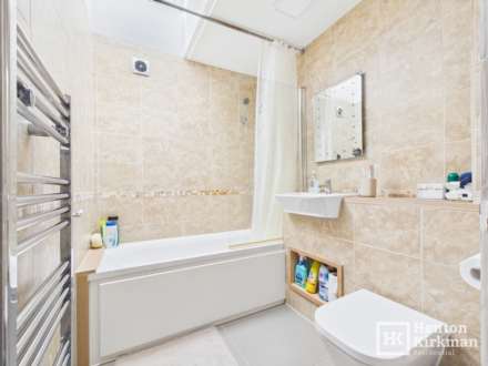 Elizabeth Way, Basildon, Image 16