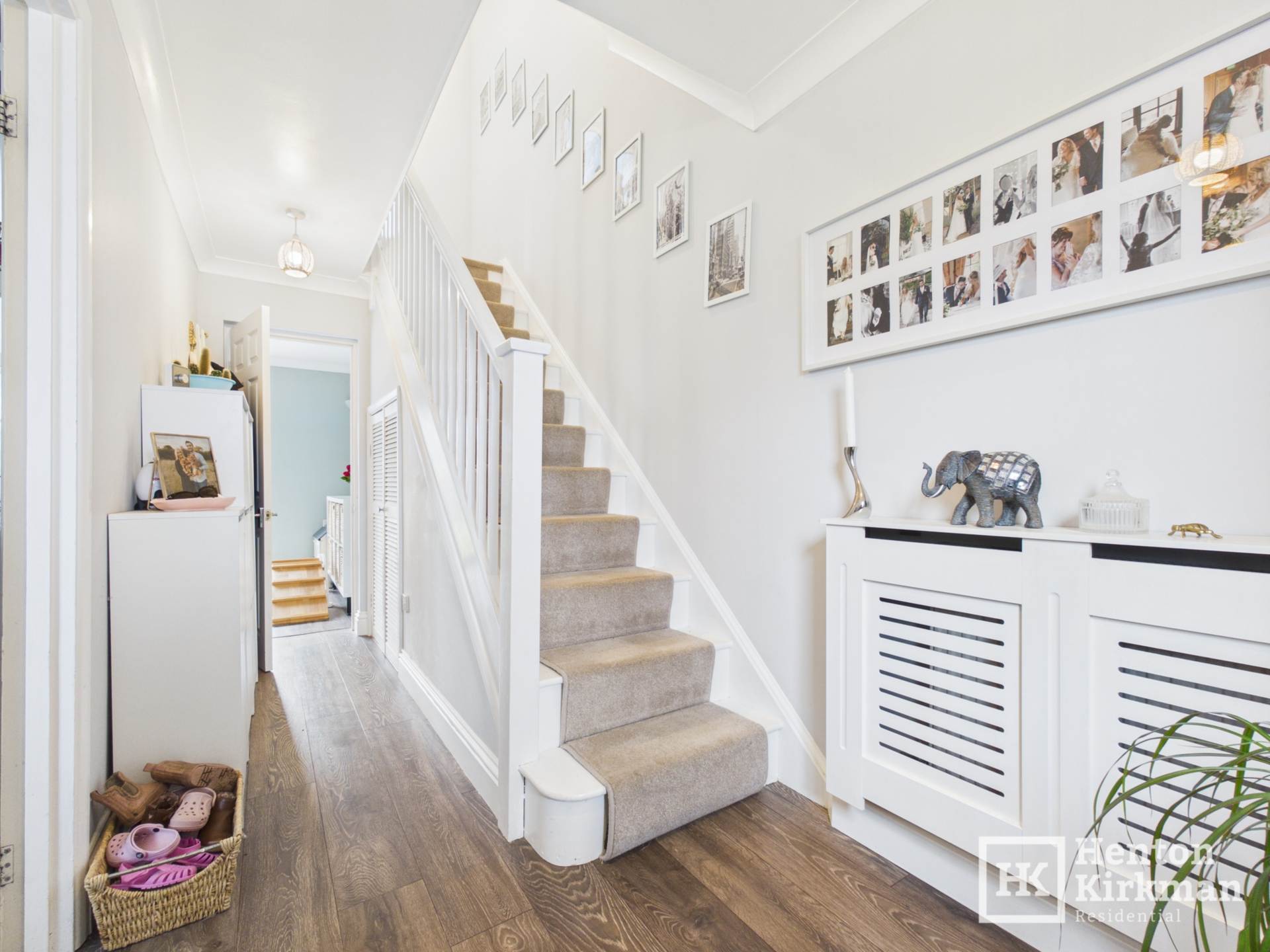 Queens Gate Mews, Billericay, Image 2