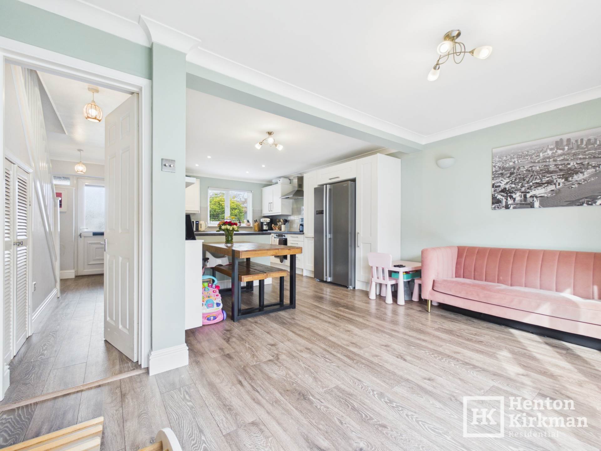 Queens Gate Mews, Billericay, Image 4