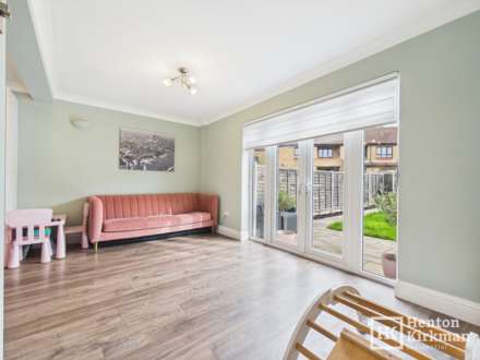 Queens Gate Mews, Billericay, Image 3