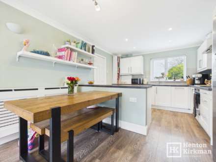 Queens Gate Mews, Billericay, Image 6