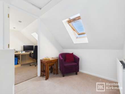 Calvinia Close, Noak Bridge, Image 30