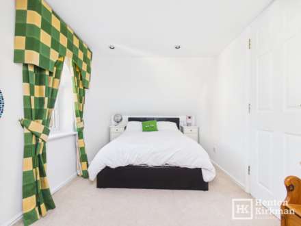 Calvinia Close, Noak Bridge, Image 31