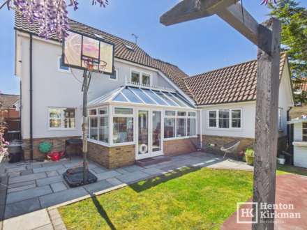 Calvinia Close, Noak Bridge, Image 35