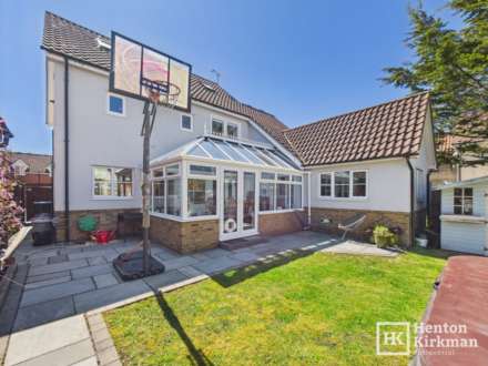 Calvinia Close, Noak Bridge, Image 37