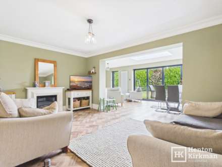 Outwood Farm Close, Billericay, Image 4