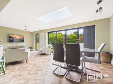 Outwood Farm Close, Billericay, Image 5