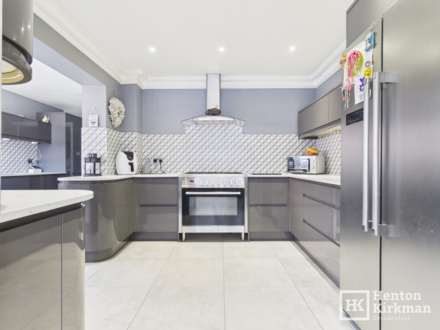 Outwood Farm Close, Billericay, Image 9
