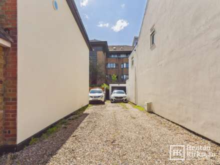 Alfred Road, Brentwood, Image 17