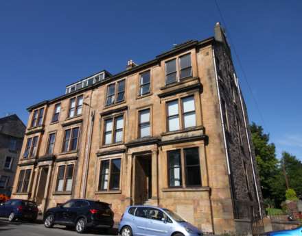 4 Bedroom Apartment, Ardgowan Square, Greenock