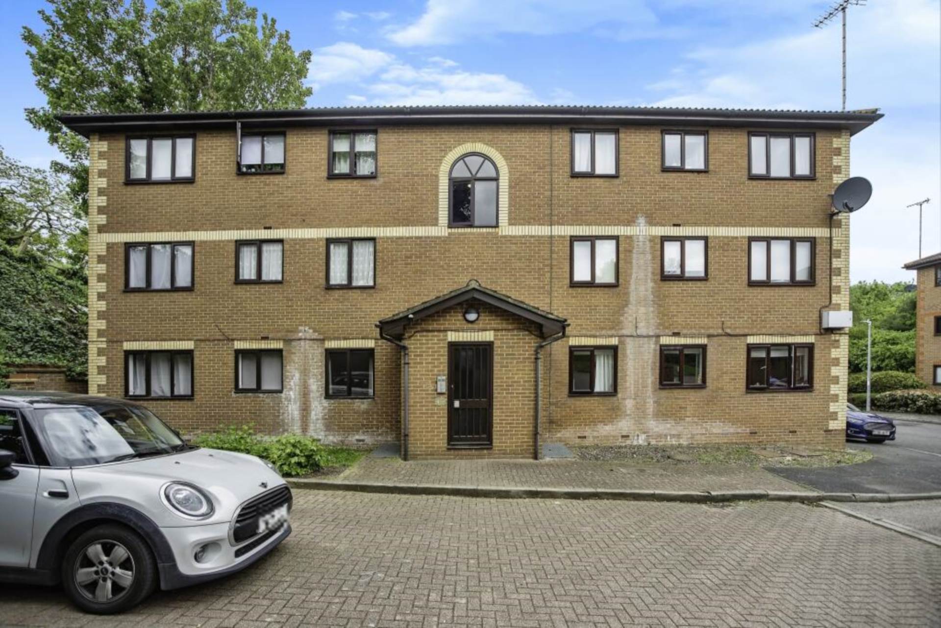 Winston Close, Greenhithe, Image 16