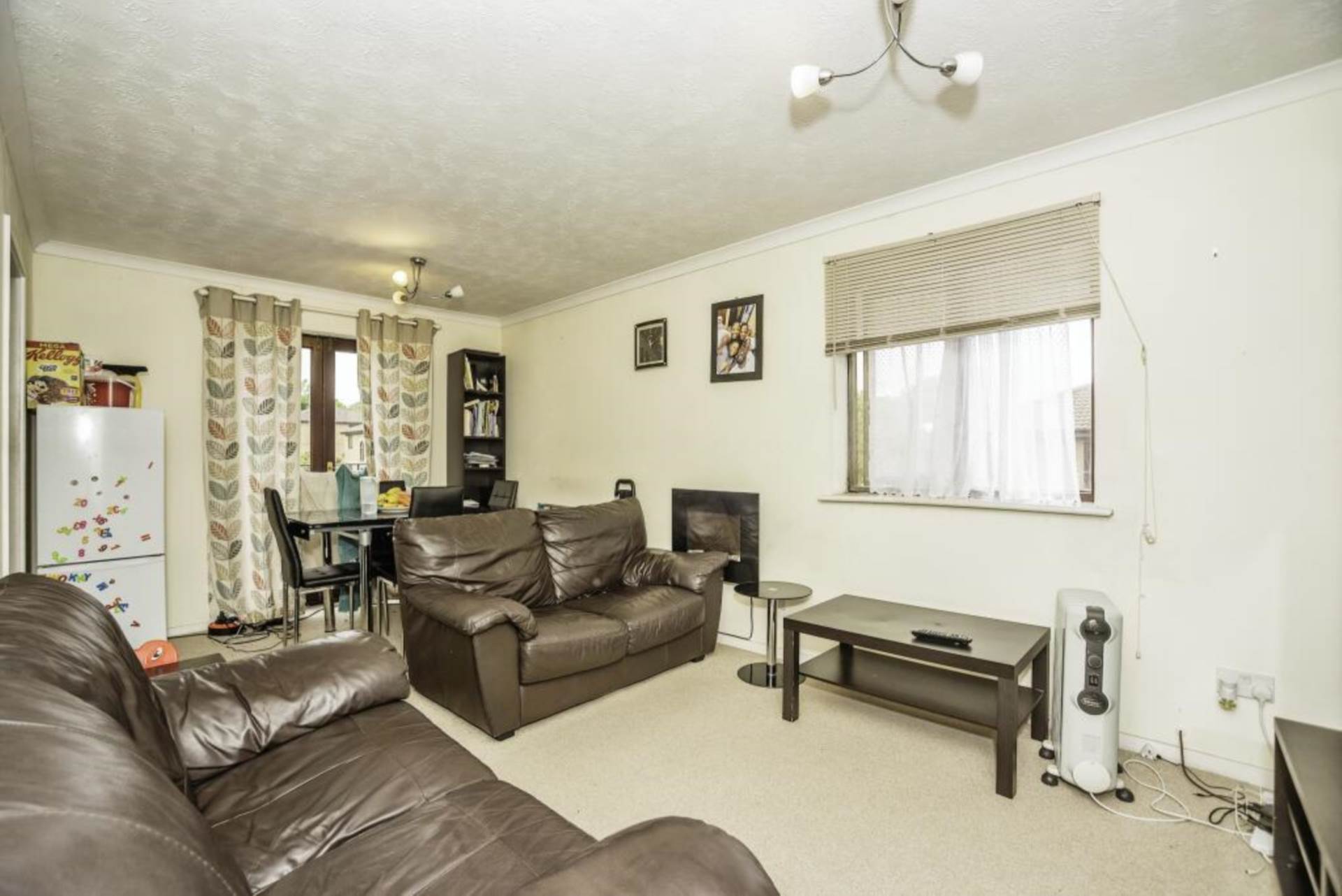 Winston Close, Greenhithe, Image 3