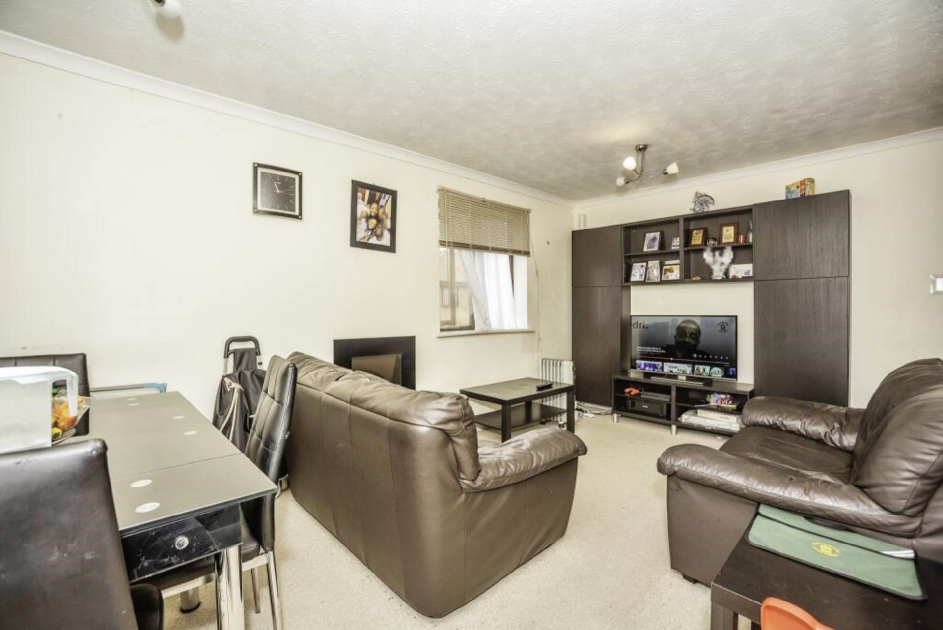 Winston Close, Greenhithe, Image 4