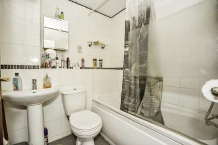 Winston Close, Greenhithe, Image 14