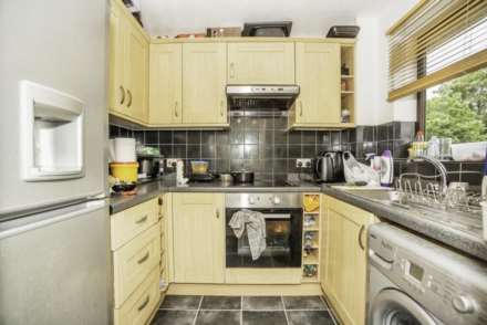 Winston Close, Greenhithe, Image 7