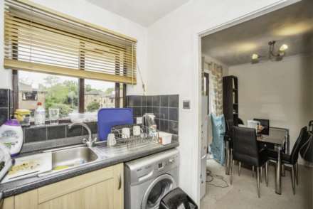 Winston Close, Greenhithe, Image 9