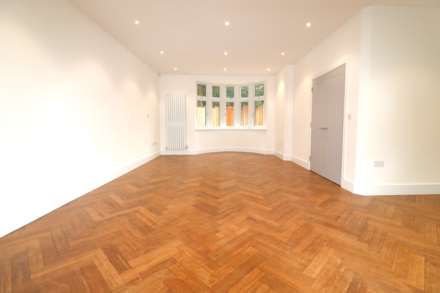Cheriton Drive, Plumstead, Image 14
