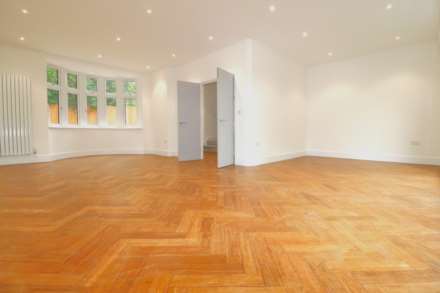 Cheriton Drive, Plumstead, Image 16