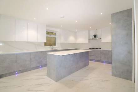 Cheriton Drive, Plumstead, Image 3