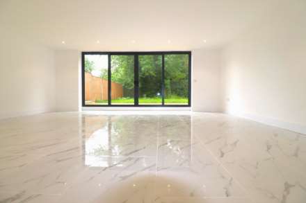 Cheriton Drive, Plumstead, Image 4