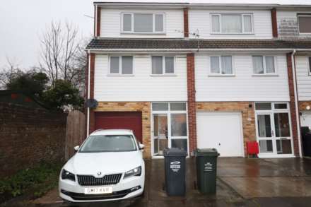 3 Bedroom Town House, Waid Close, Dartford