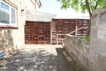 Mungo Park Road, Gravesend, Image 15