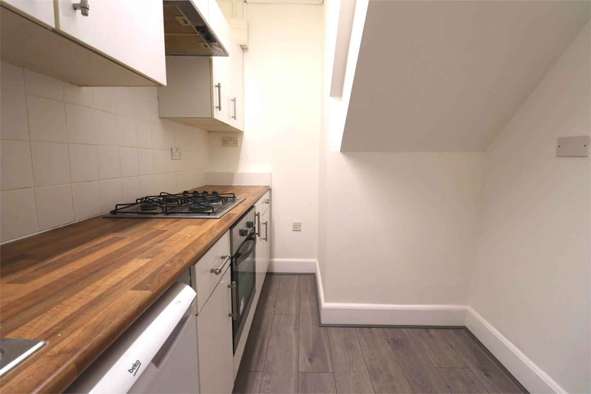 London Road, Greenhithe, Image 1