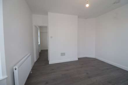 London Road, Greenhithe, Image 7