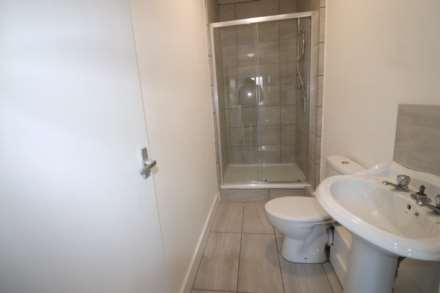 London Road, Greenhithe, Image 8