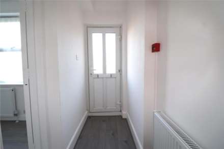 London Road, Greenhithe, Image 9