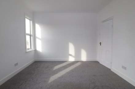 Burwash Road, London, Image 14