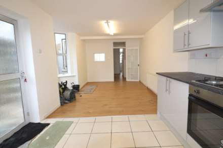 Burwash Road, London, Image 7