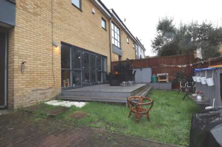 Courtyard Mews, Greenhithe, Image 18