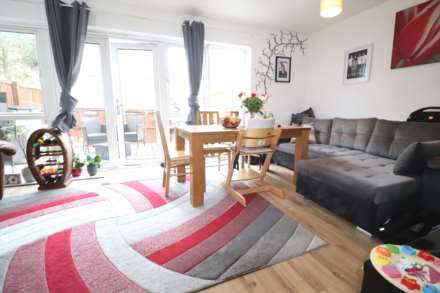 Courtyard Mews, Greenhithe, Image 3