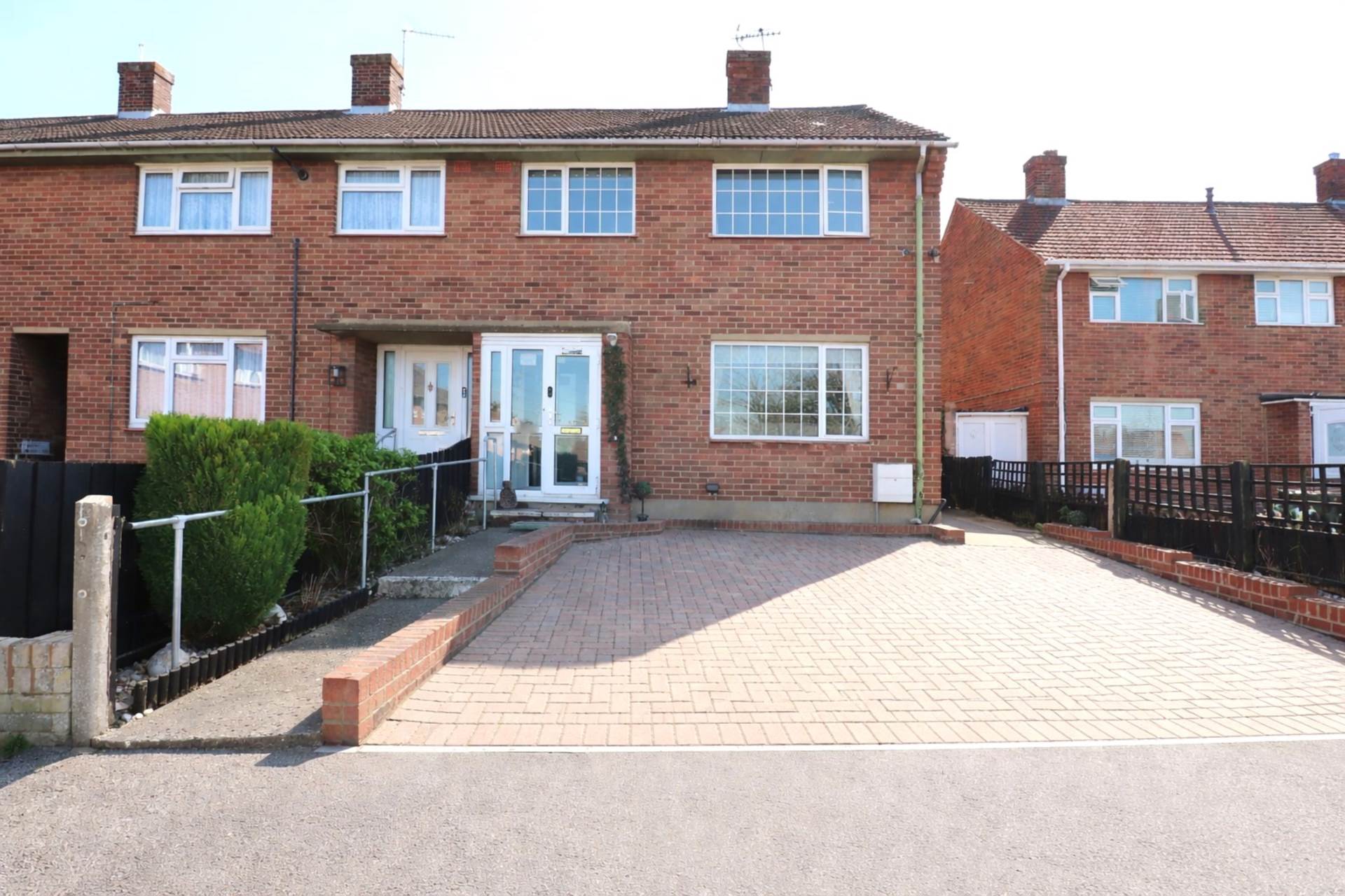 Morgan Drive, Greenhithe, Image 1