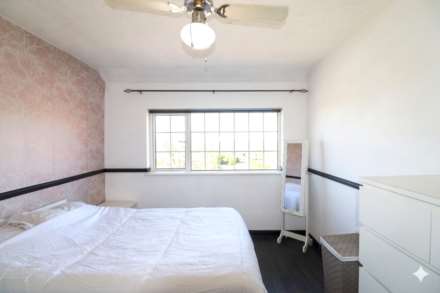 Morgan Drive, Greenhithe, Image 16