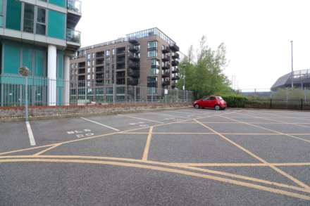 High Street, Stratford, Image 13