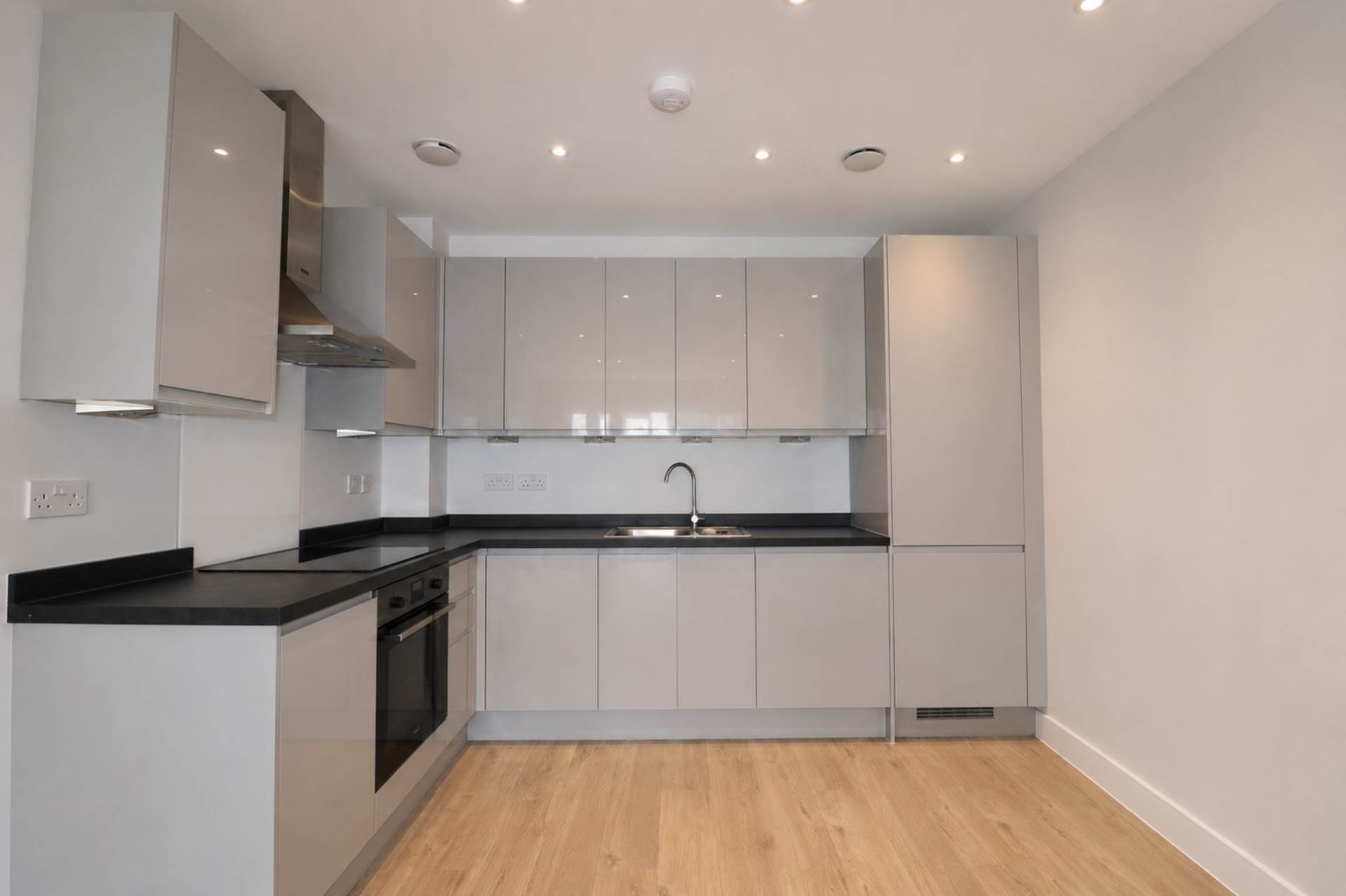 Merrielands Crescent, Dagenham, Image 4