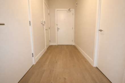 Merrielands Crescent, Dagenham, Image 10