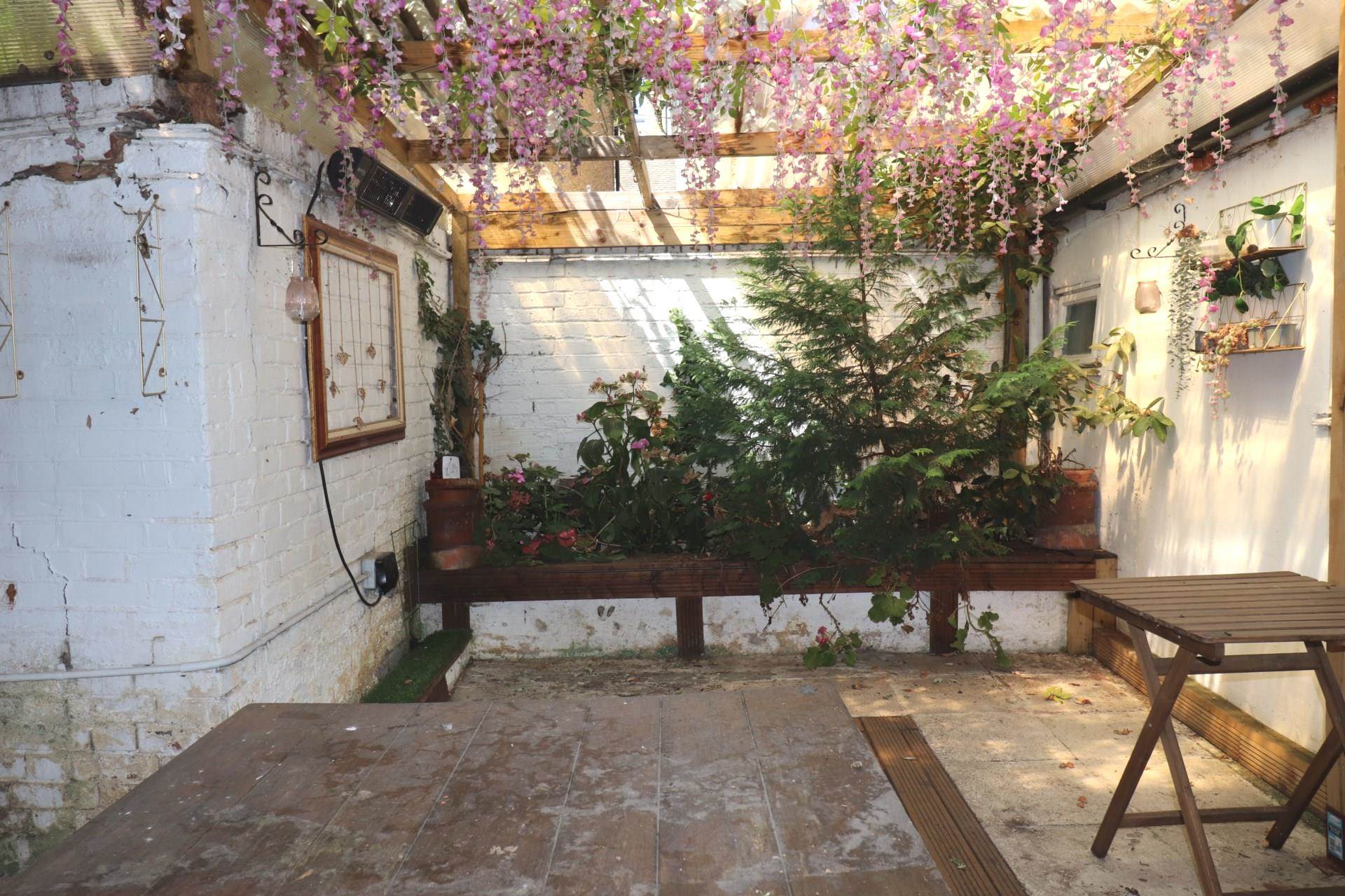 Trafalgar Road, London, Image 9