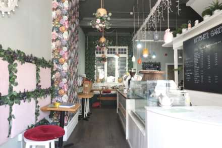 Trafalgar Road, London, Image 2