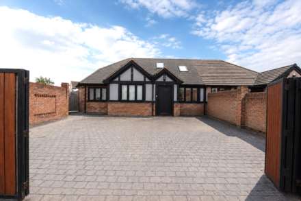 5 Bedroom Semi-Detached Bungalow, Blackfen Road, Sidcup