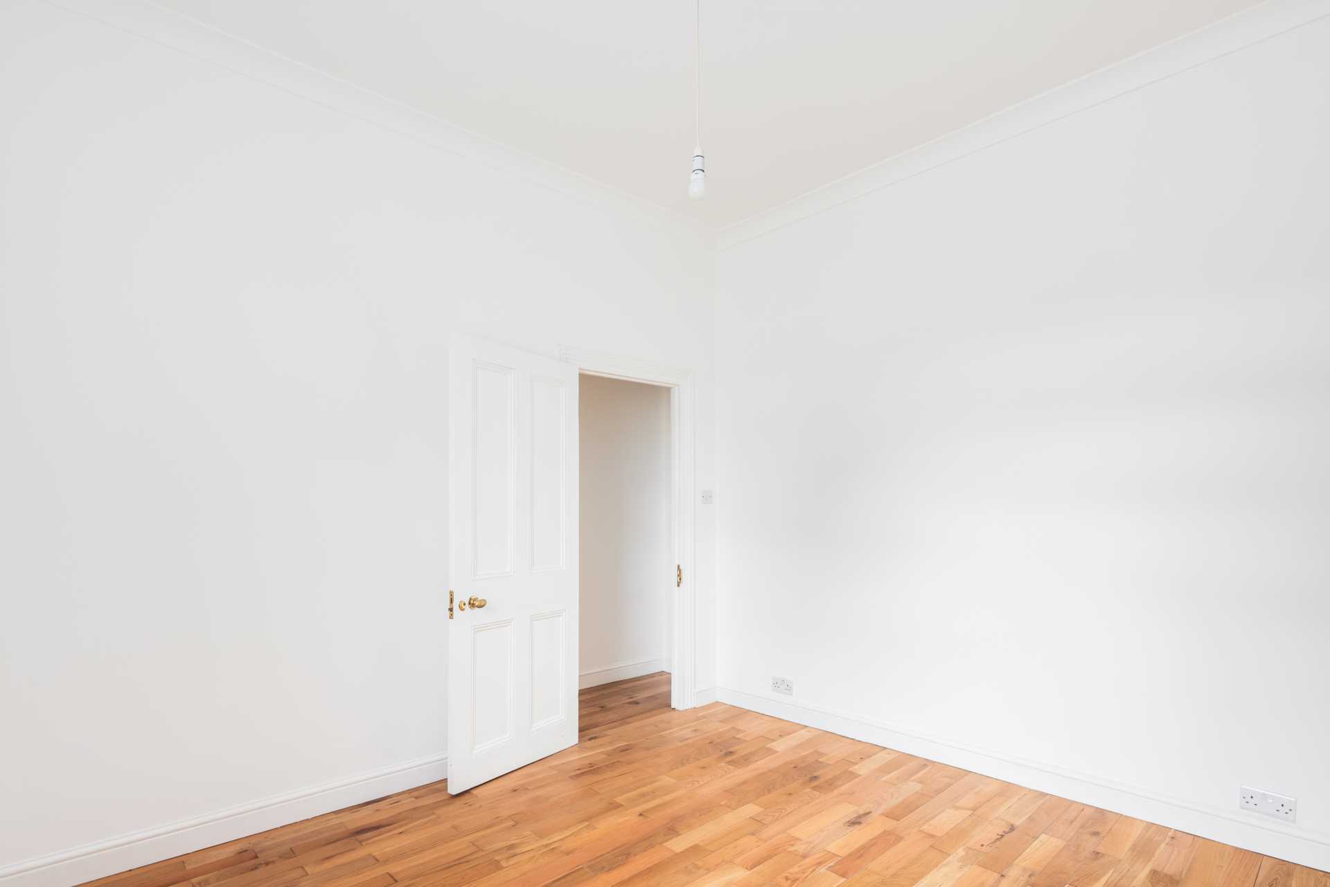 Elmsdale Road, London, Image 13