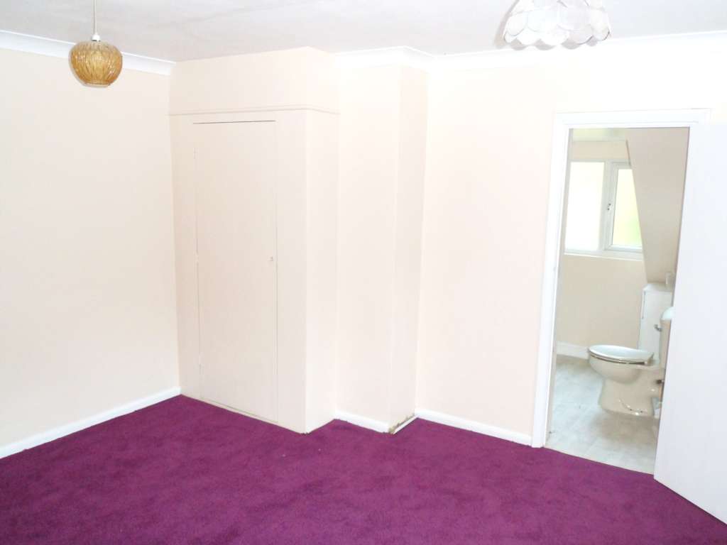 Old Manor Road, Gravesend, Image 16