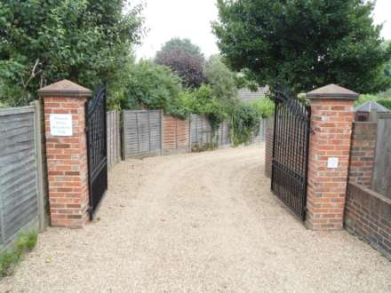 Old Manor Road, Gravesend, Image 2