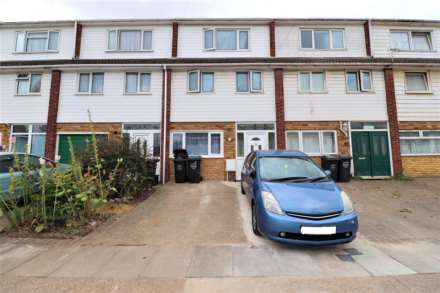 5 Bedroom Town House, Waid Close, Dartford