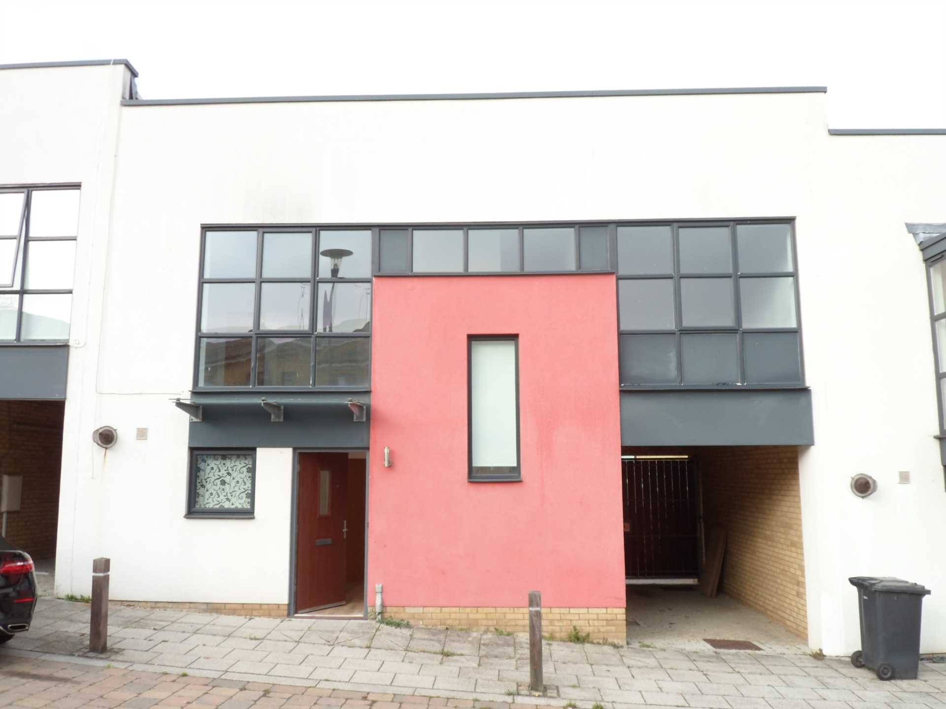 Courtyard Mews, Greenhithe, Image 1