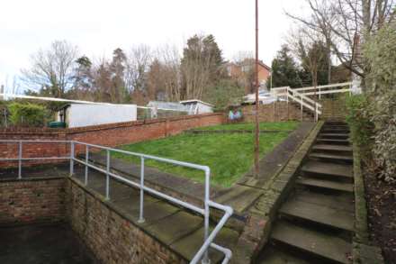 Bean Road, Greenhithe, Image 9