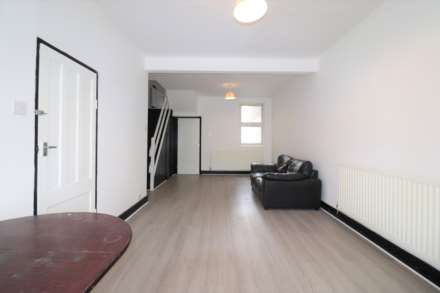 High Street, Gravesend, Image 3